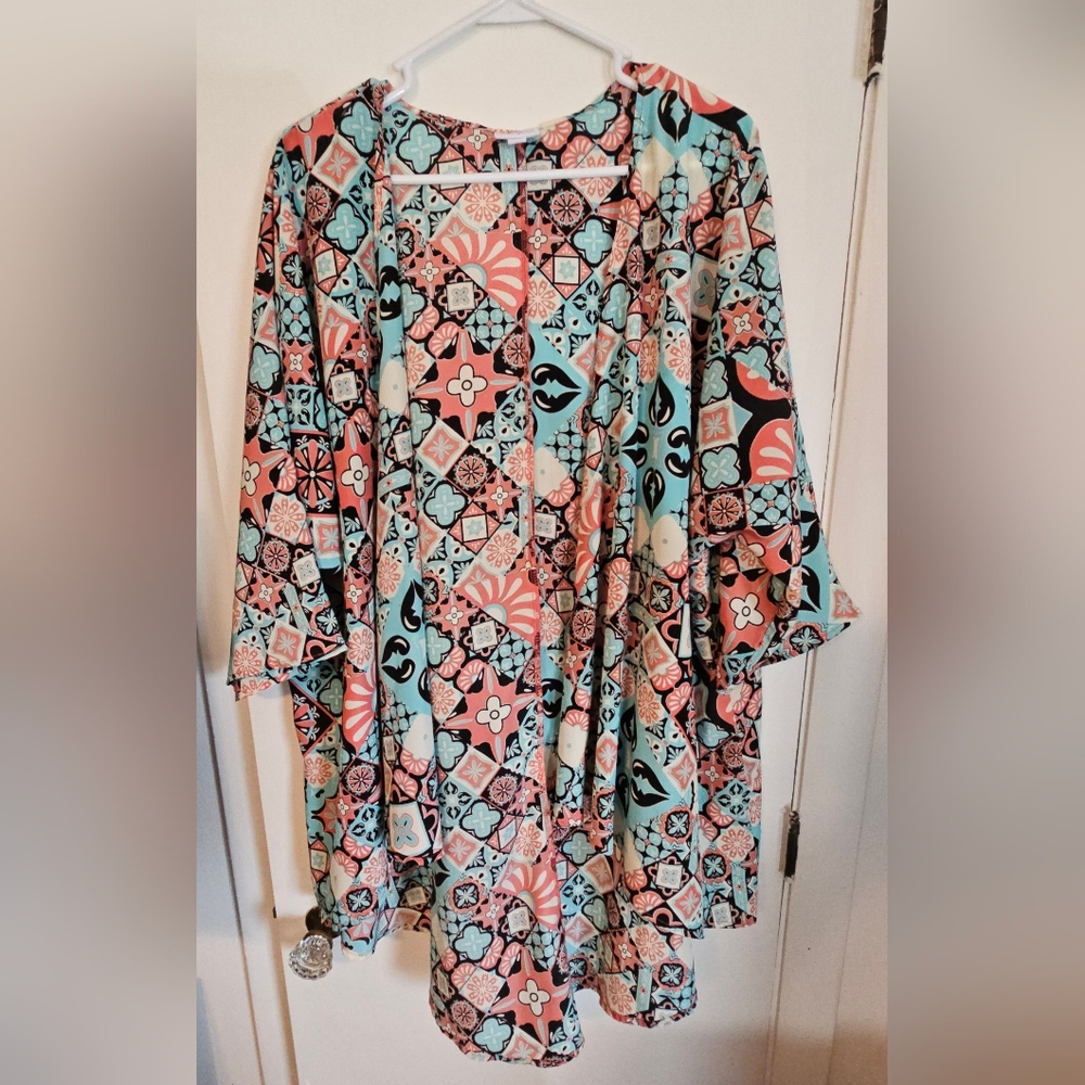 NWOT LuLaRoe Lindsay Kimono size Large 18-22